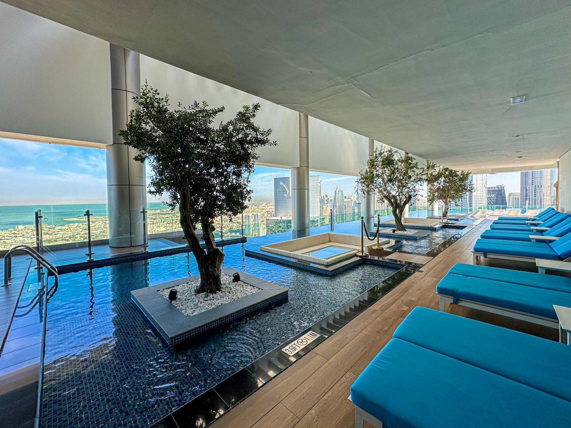 64th Floor Skyline Pool With Burj Khalifa View In Paramount Midtown Dubaï