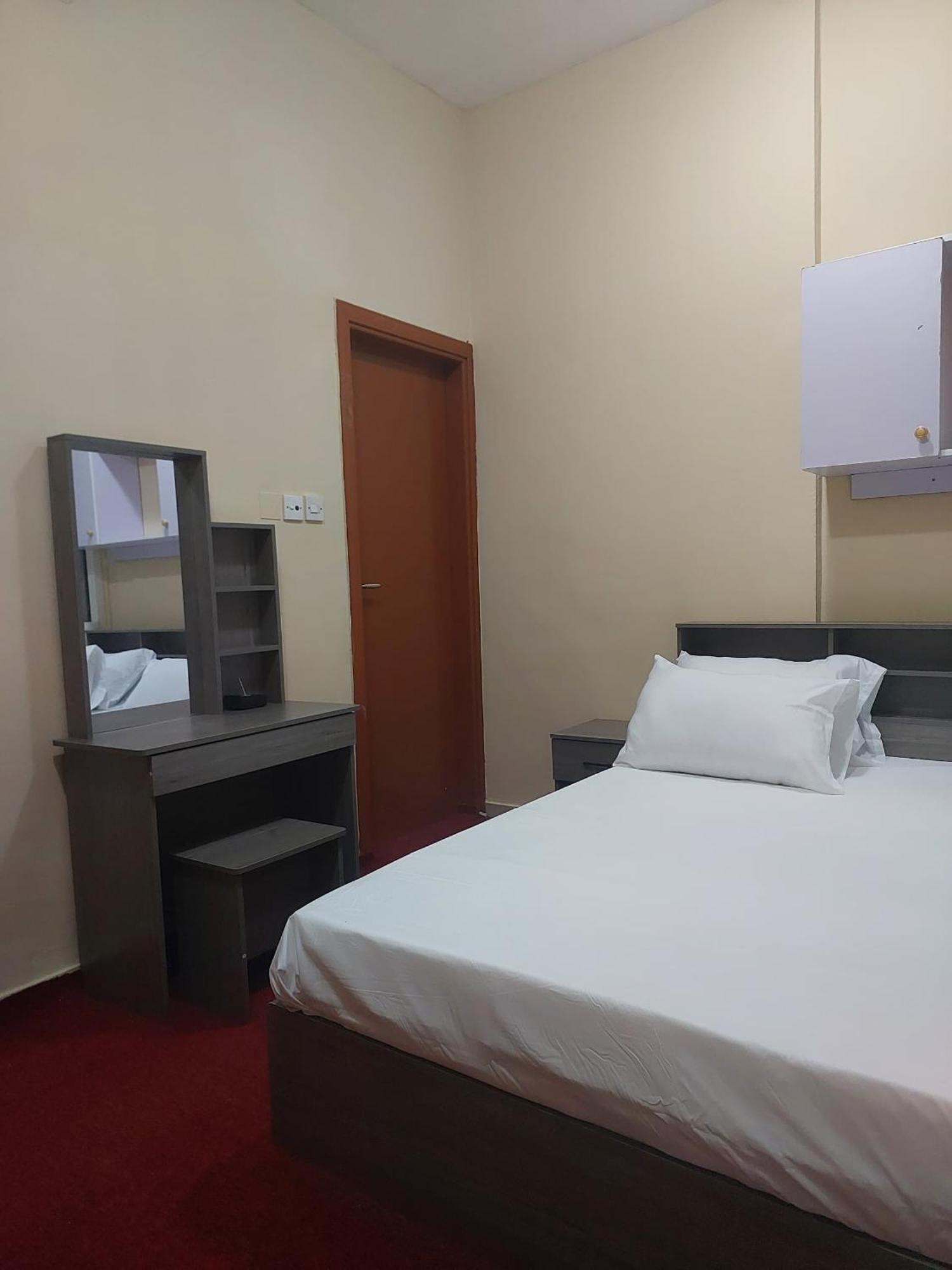 Benitah Capsule Hostel, Family And Partitions Apartament