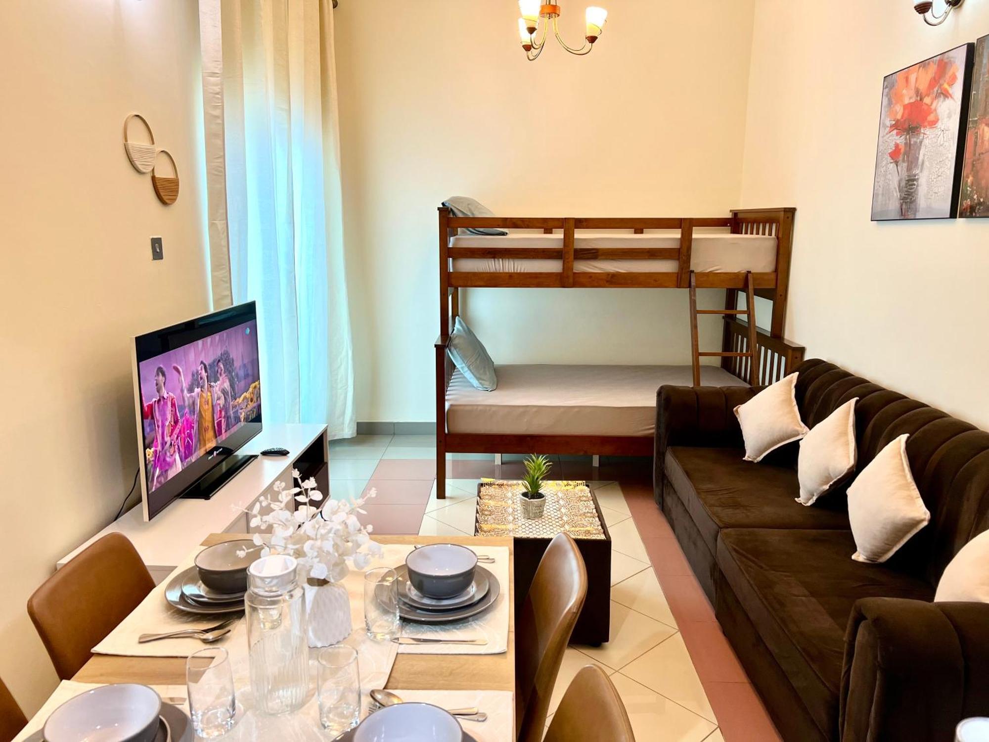 Cozy 1 Bedroom In By Al Ghaimah Homes *