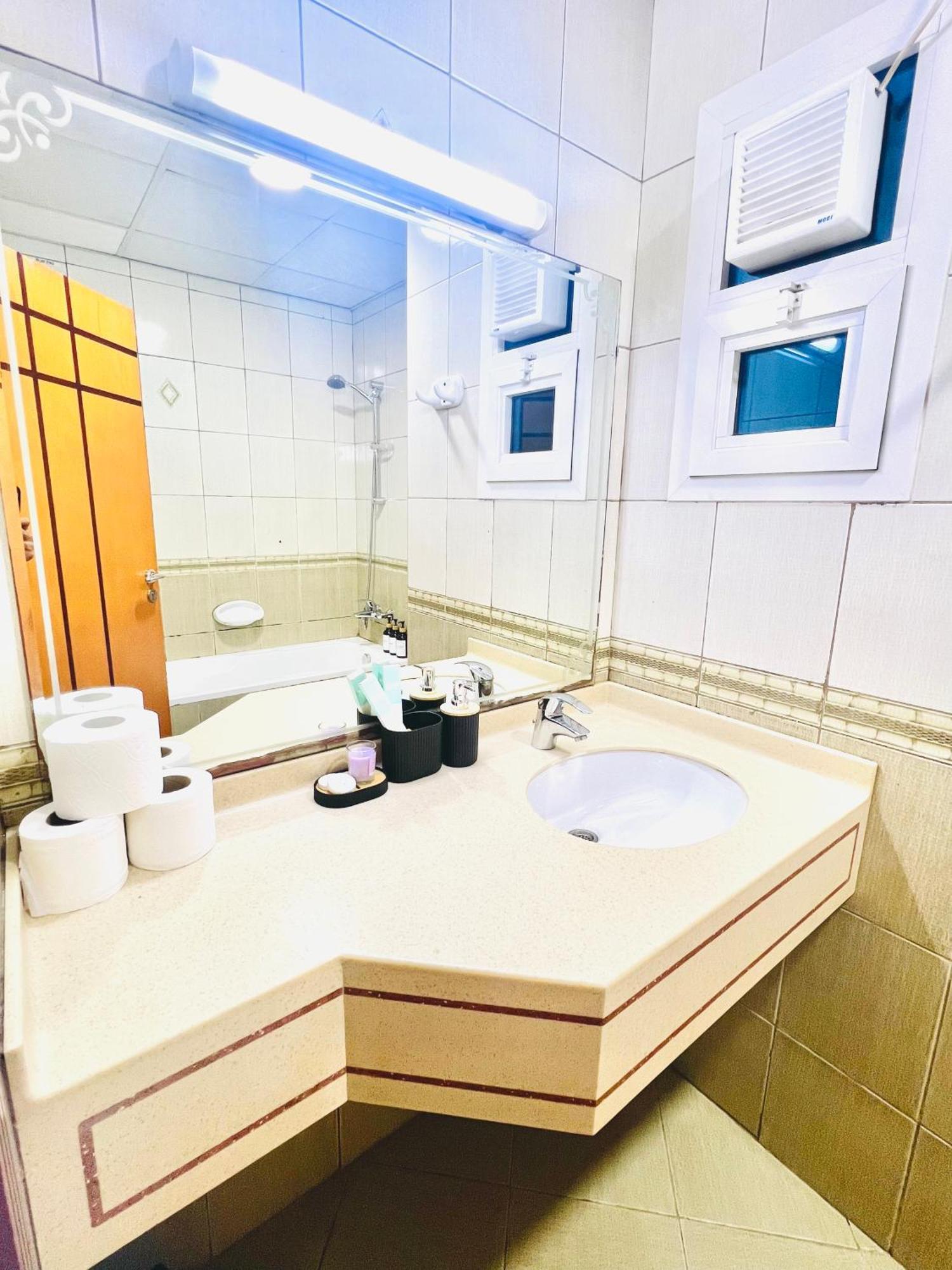 Cozy 1 Bedroom In By Al Ghaimah Homes