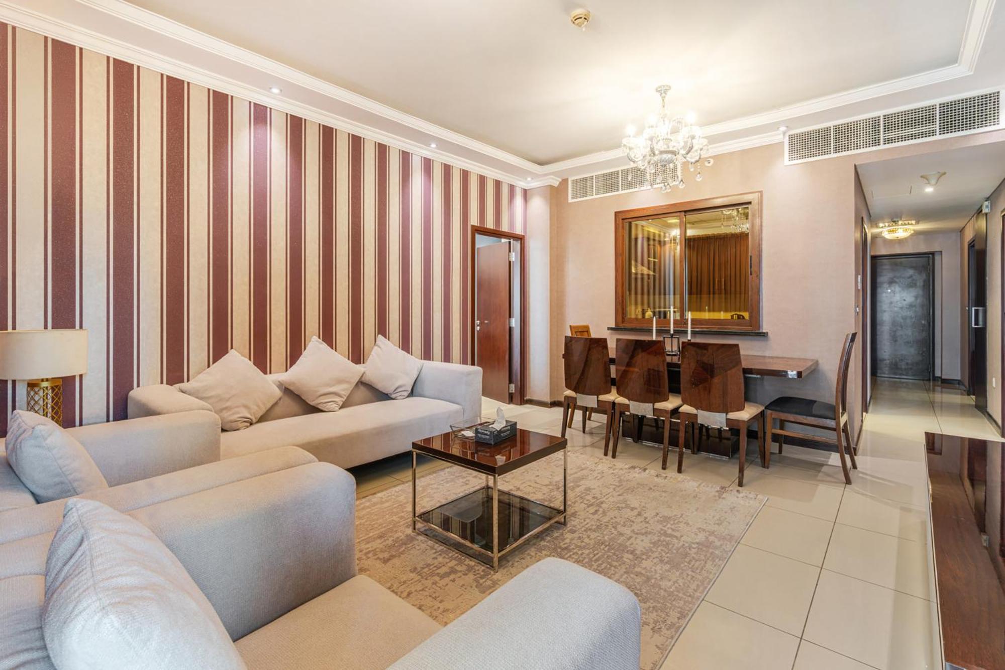 Downtown - 2 Bed 3 Bath Flat - Views Of The Burj & Fountains Apartment
