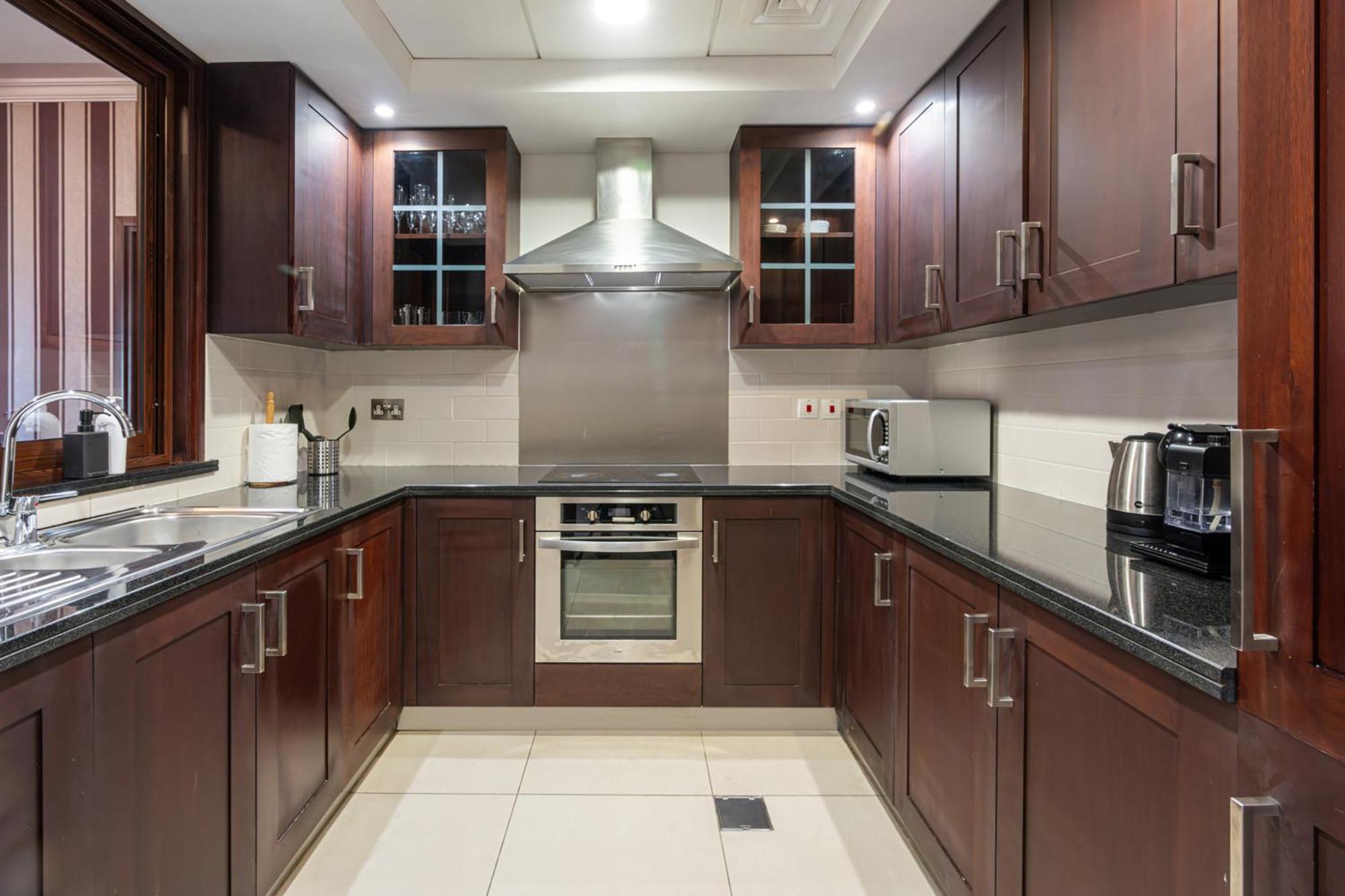 Downtown - 2 Bed 3 Bath Flat - Views Of The Burj & Fountains *