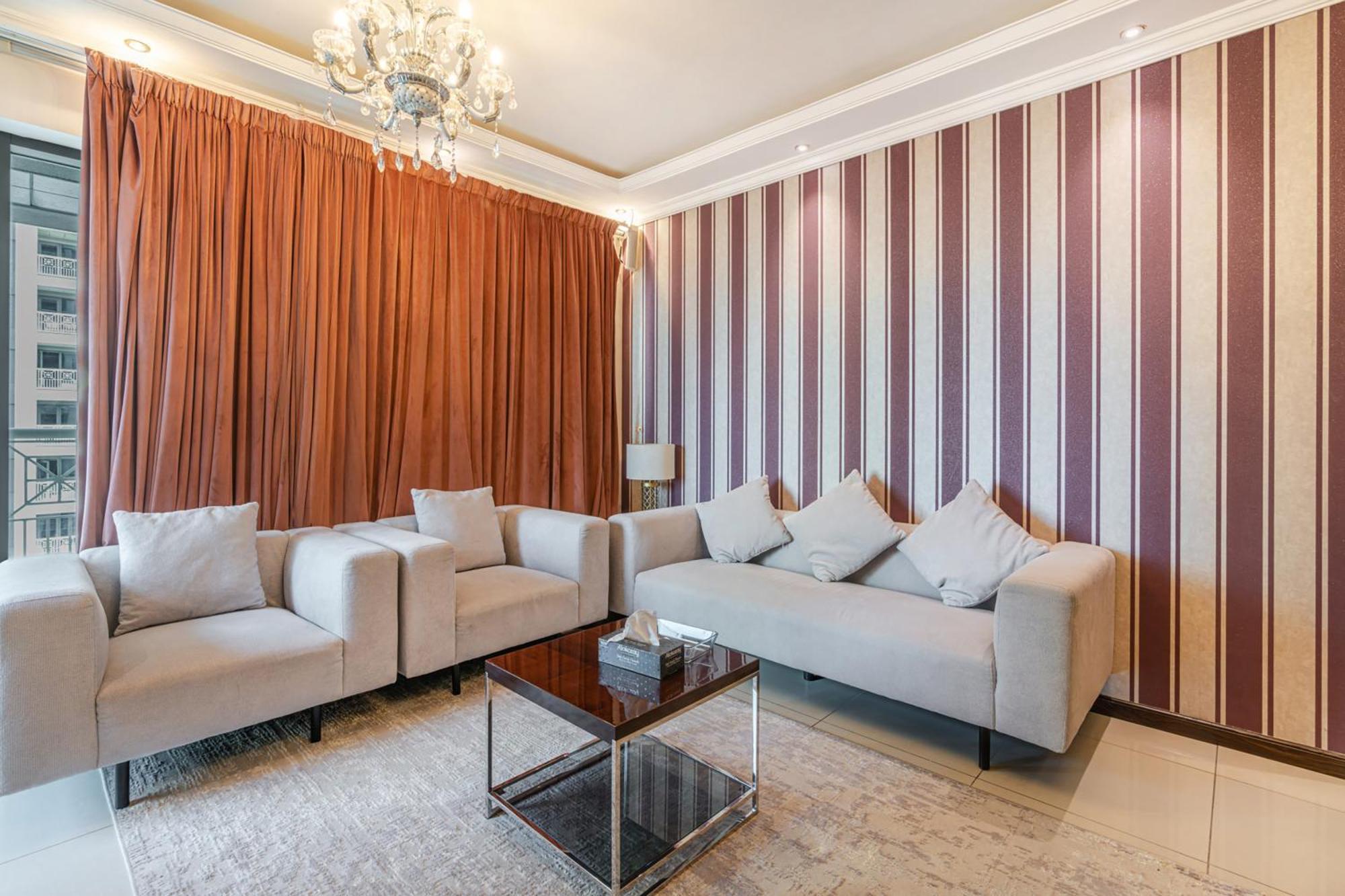Apartment Downtown - 2 Bed 3 Bath Flat - Views Of The Burj & Fountains Dubai