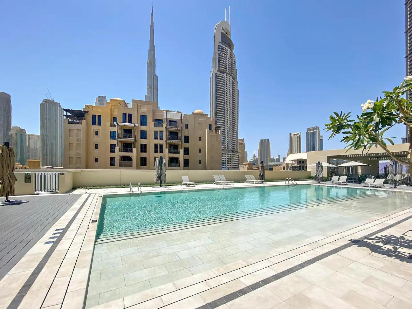 Apartemen The Burj Khalifa Luxury 2-bed In Burj Royale Dubai