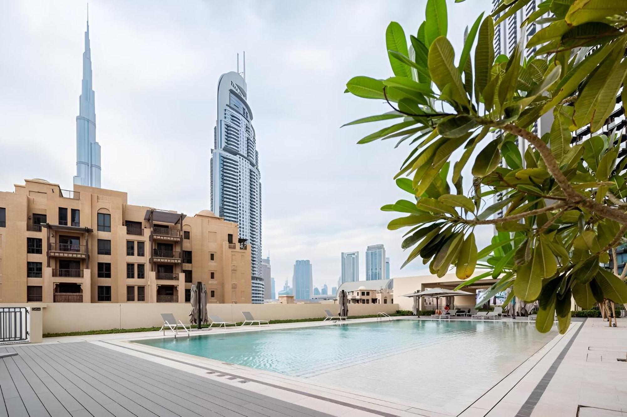 The Burj Khalifa Luxury 2-bed In Burj Royale Apartemen Dubai