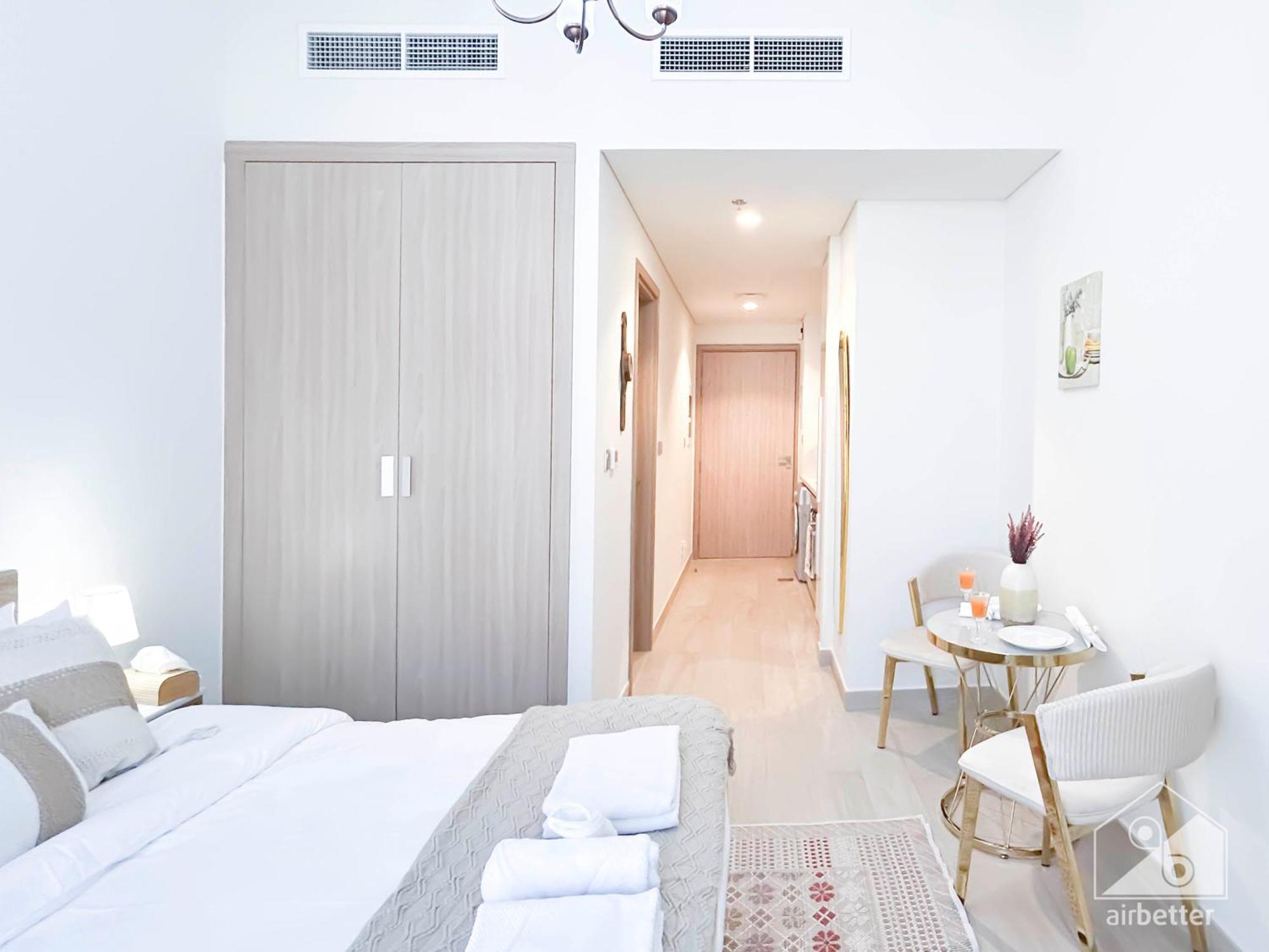 In Azizi Riviera Comfort And Convenience *