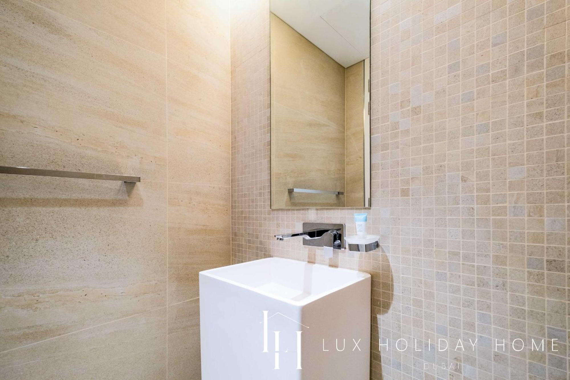 Apartemen Lux - The Bluewater Island *