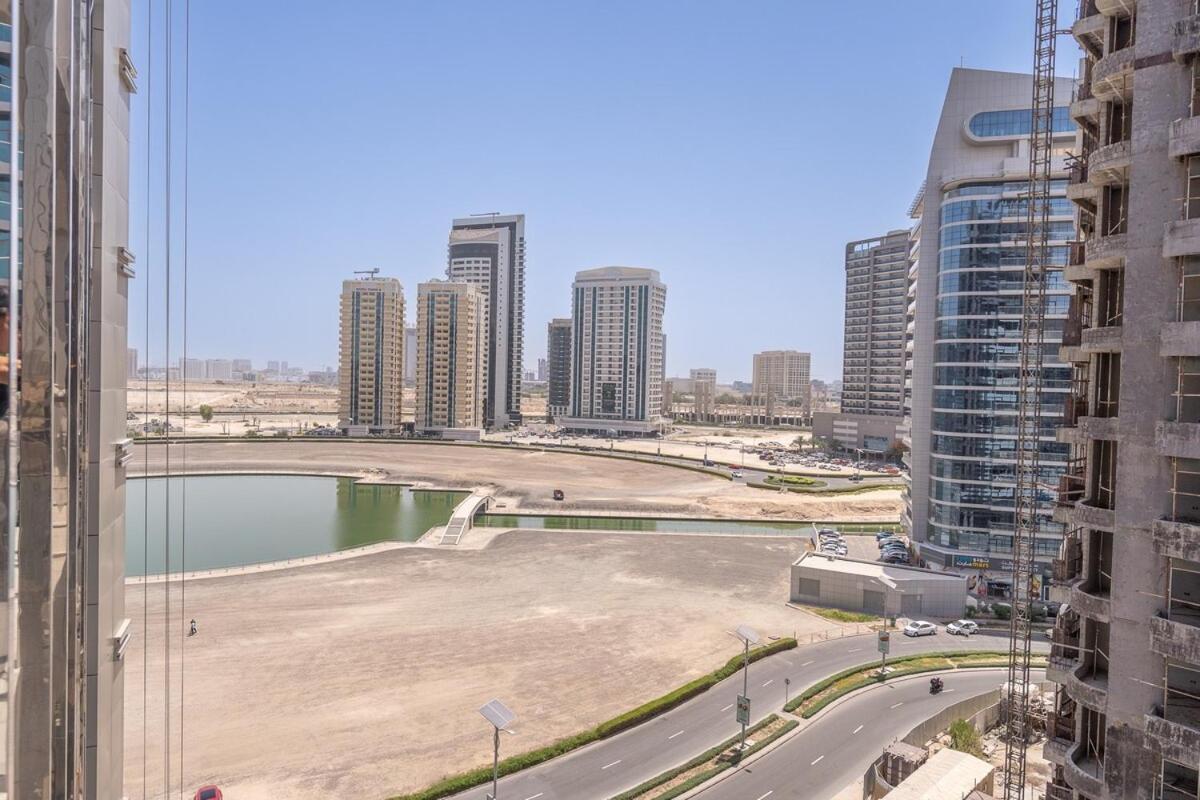 Wonderful Near Golf Course At The Spirit Tower In Sports Lägenhet Dubai