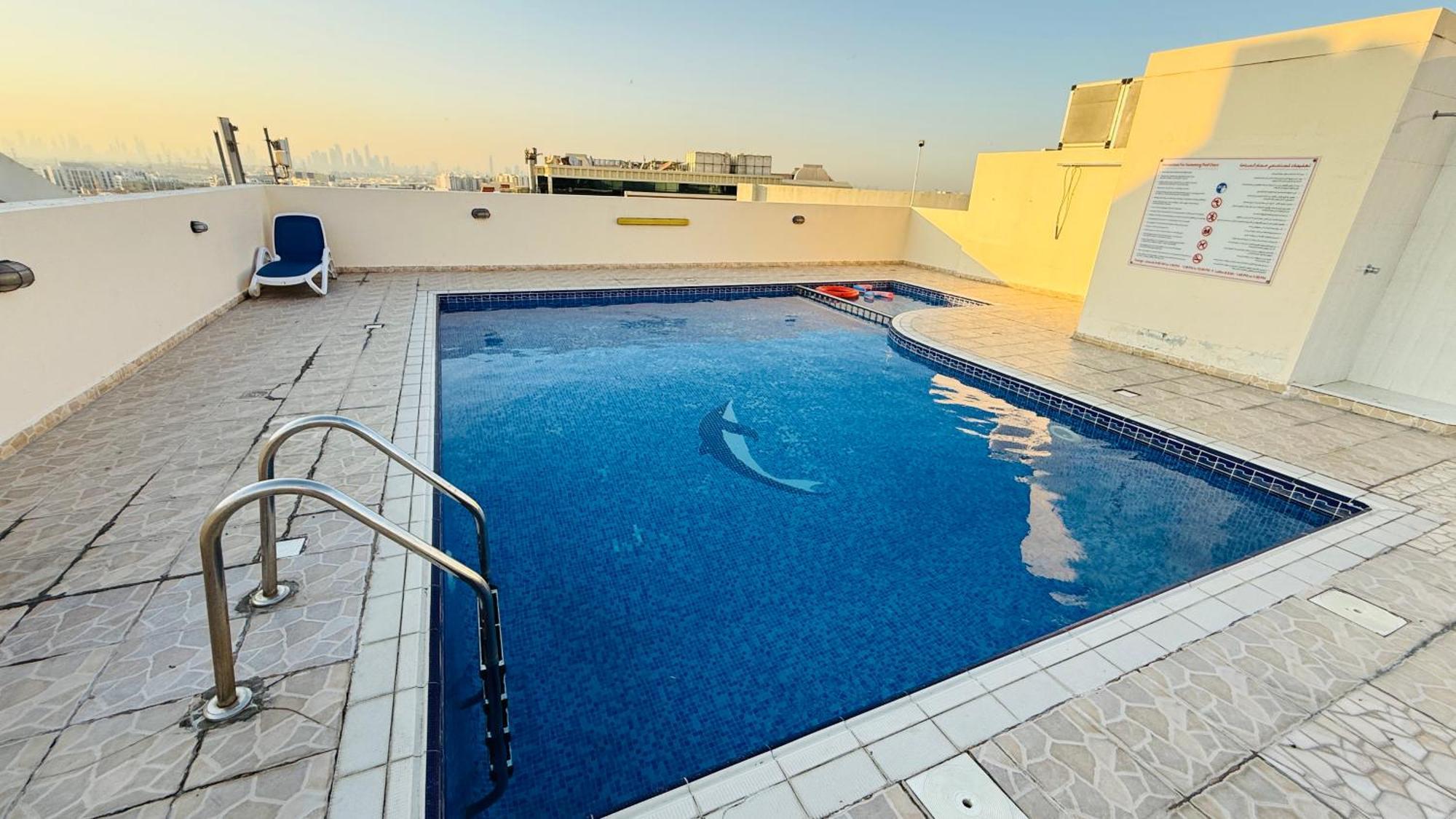 Spacious With Balcony Trafalgar Tower International * Dubai