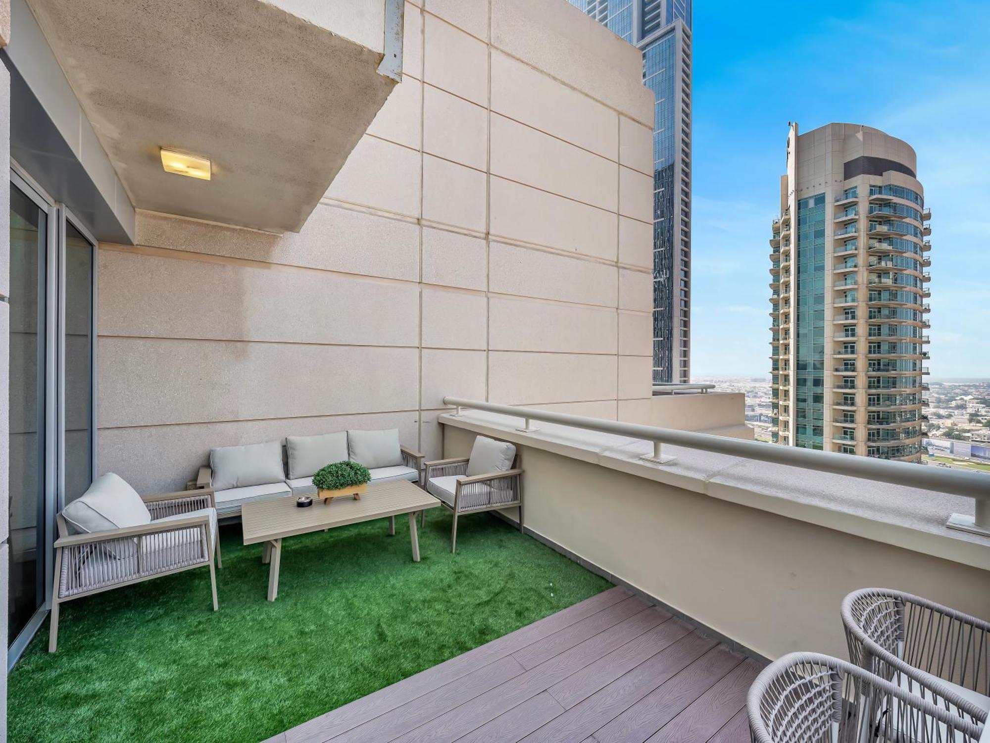 The Skyline Luxury Downtown Retreat Dubaï