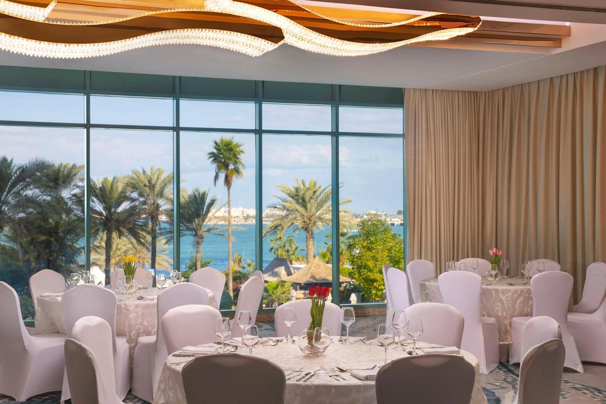 Hilton Jumeirah Complex 5*
