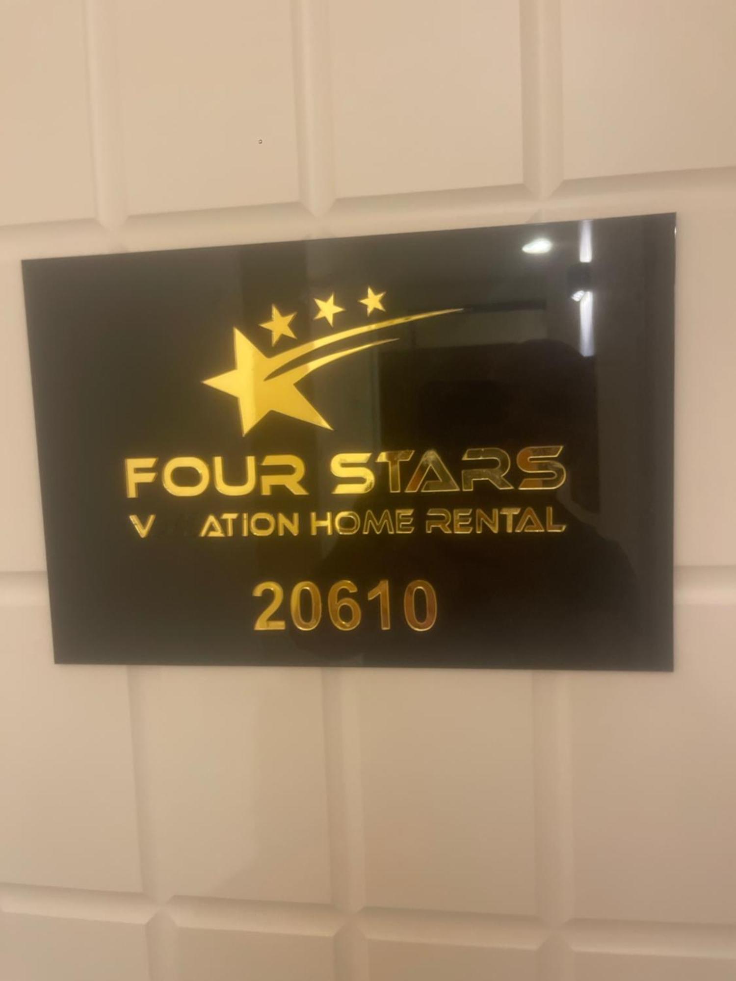 Four Stars Hostal *