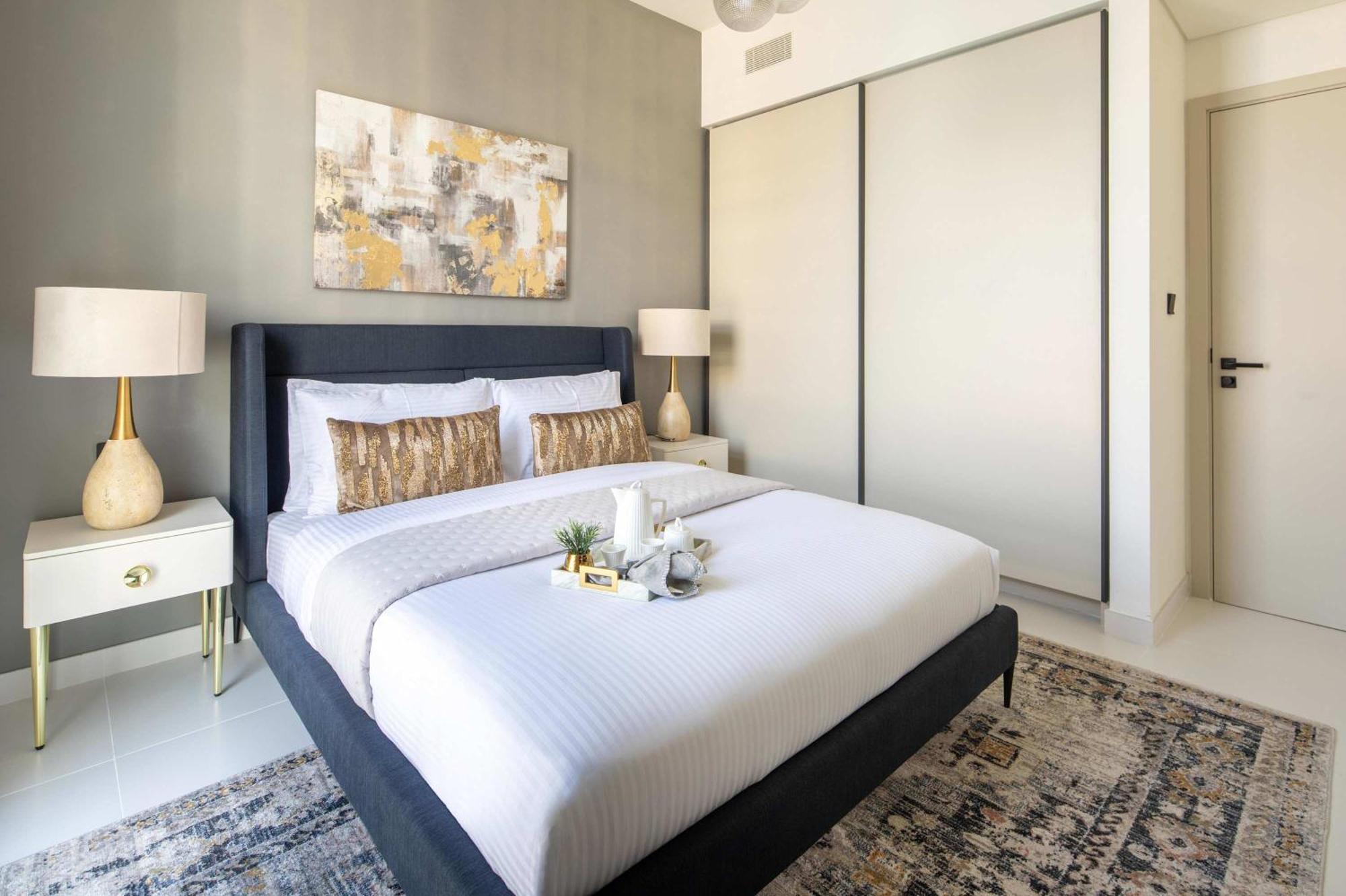 Frank Porter - Marina Vista 2 Apartment Dubai