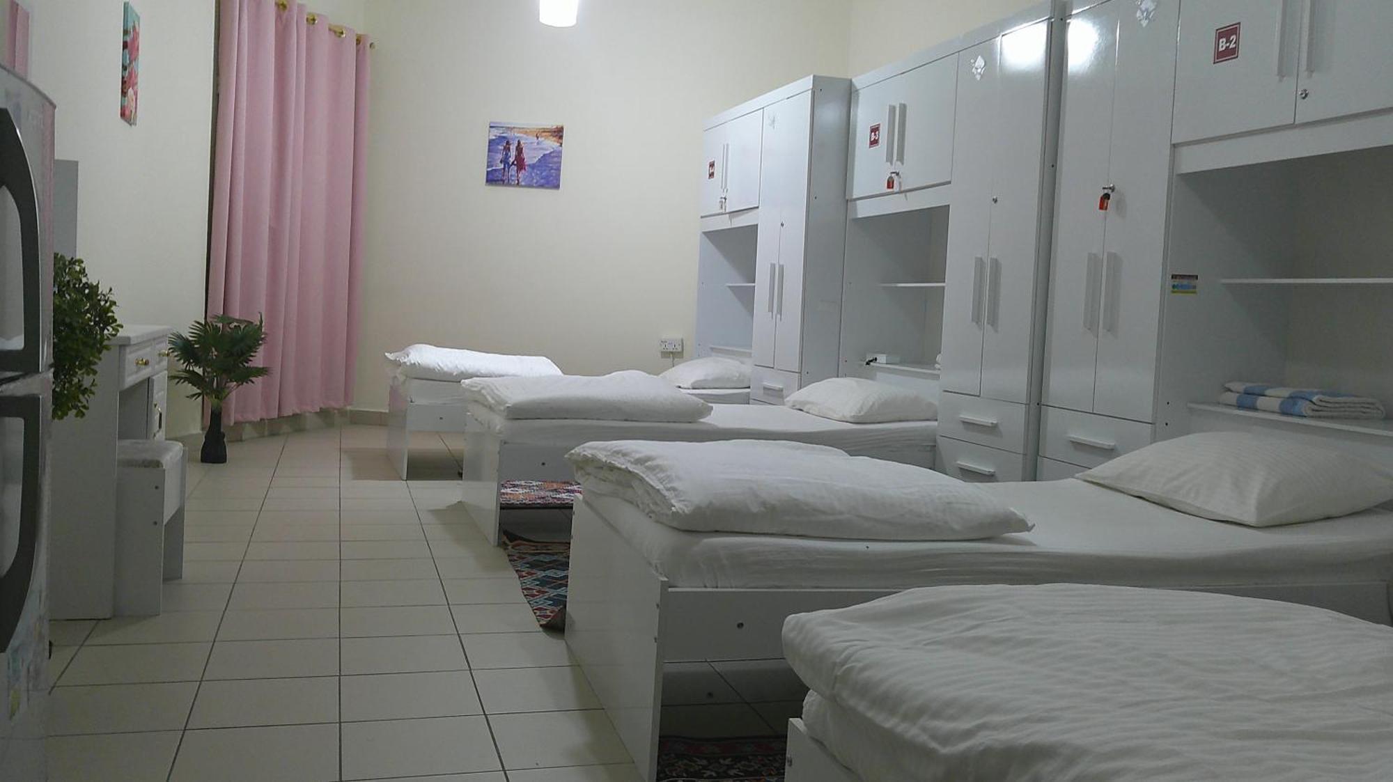 Female Bed Space At Ruby Star - 4 Single Beds * Dubái