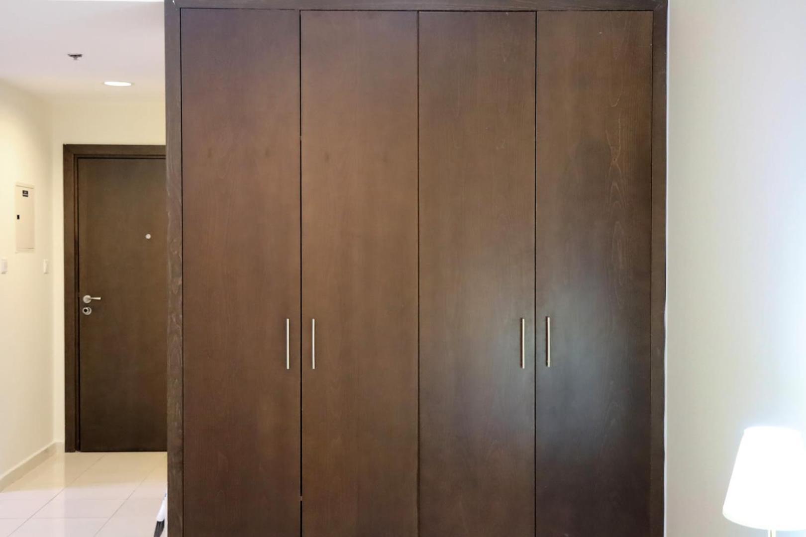 Spacious In Jvc By Livbnb Appartement *
