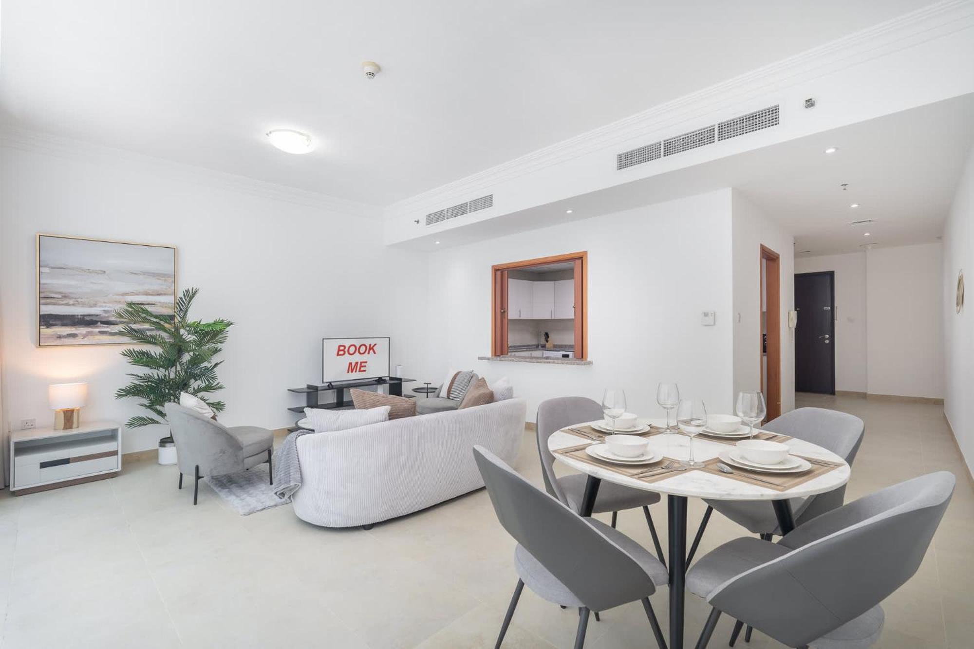Elegant 2-bedroom Flat With Pool View In Marina Dubai