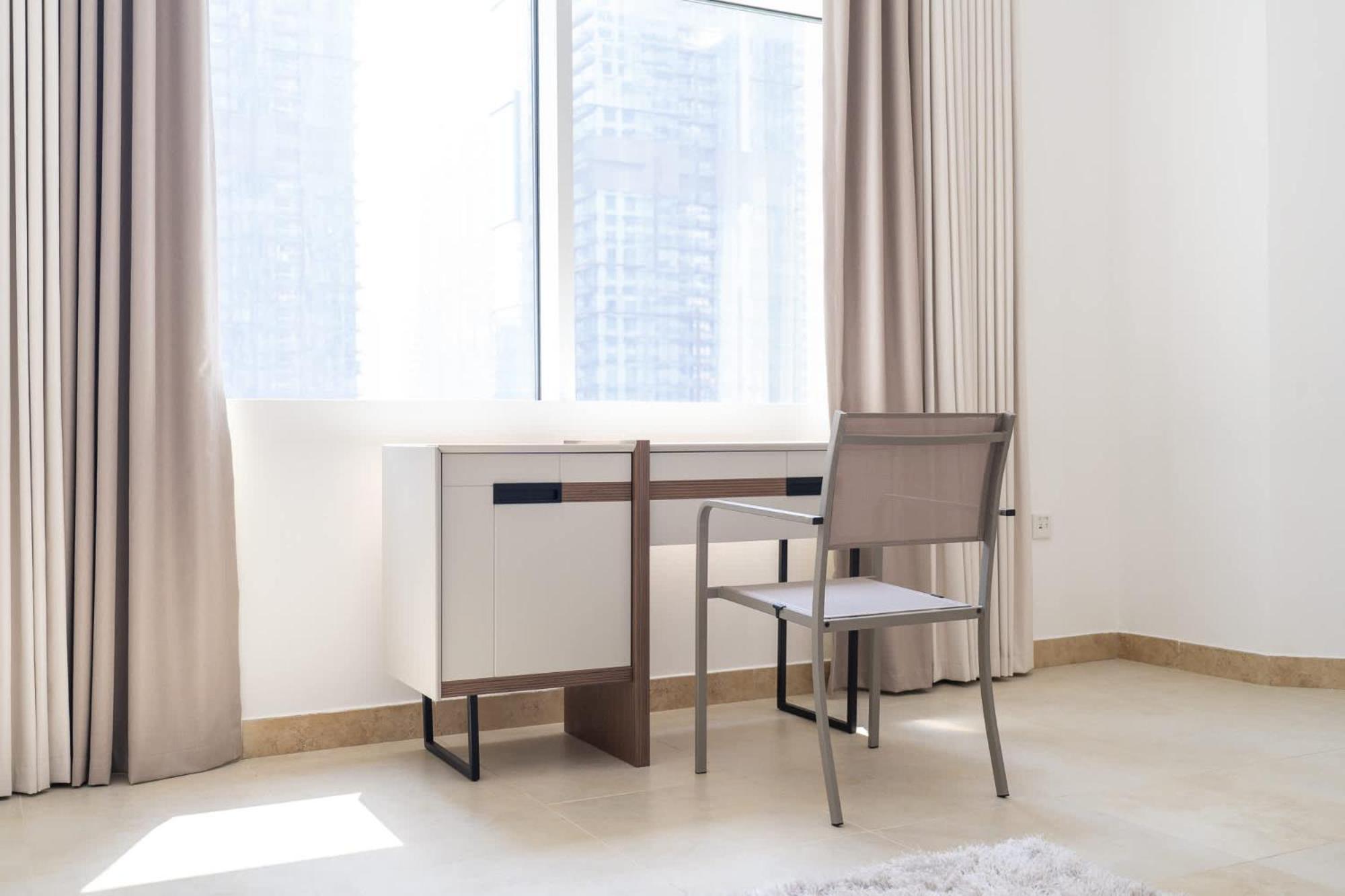 Appartement Elegant 2-bedroom Flat With Pool View In Marina Dubai