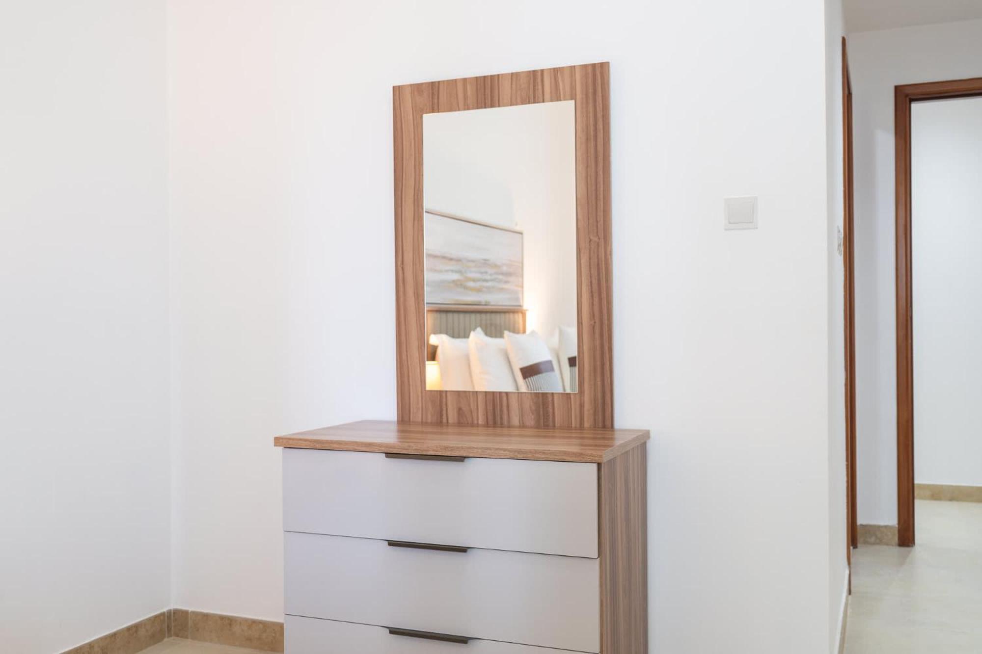 Elegant 2-bedroom Flat With Pool View In Marina Dubai