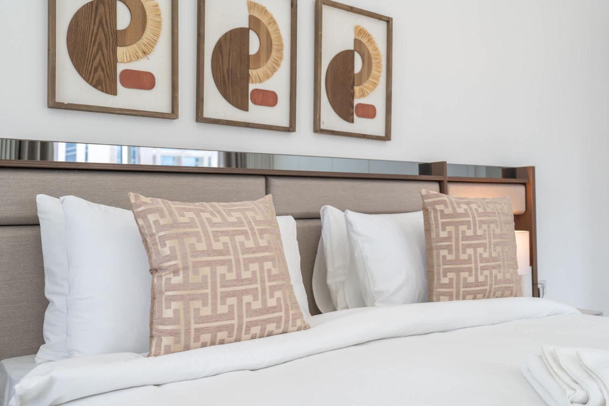 Elegant 2-bedroom Flat With Pool View In Marina * Dubai