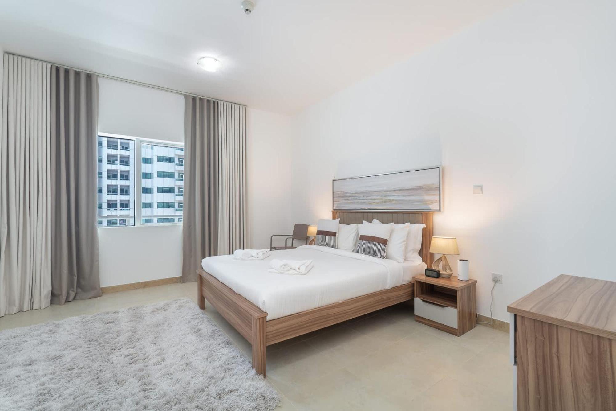 Appartement Elegant 2-bedroom Flat With Pool View In Marina *