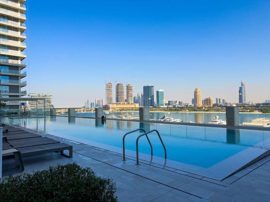 Coastal Chic 1 Bedroom W Private * Dubai