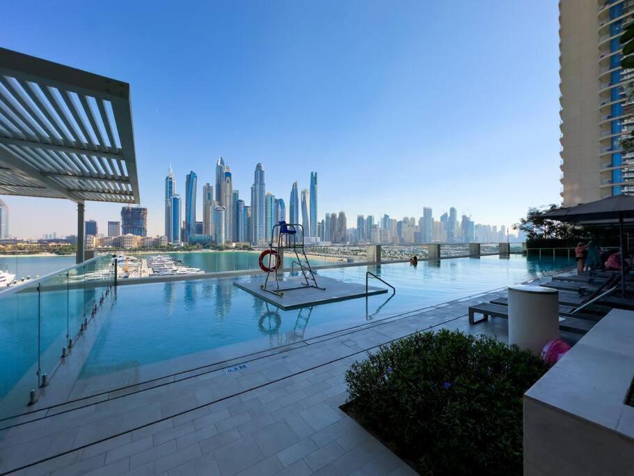 Coastal Chic 1 Bedroom W Private Dubai