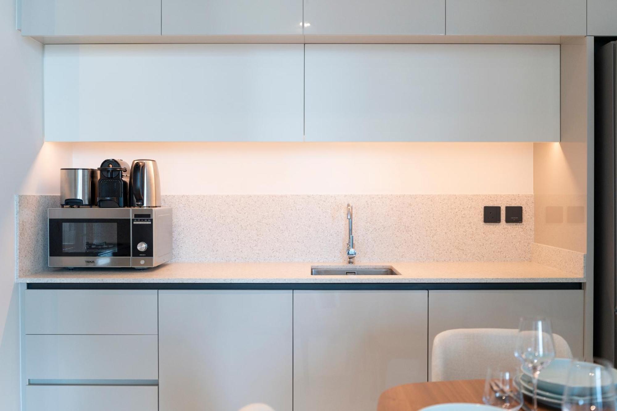 Coastal Chic 1 Bedroom W Private Dubai