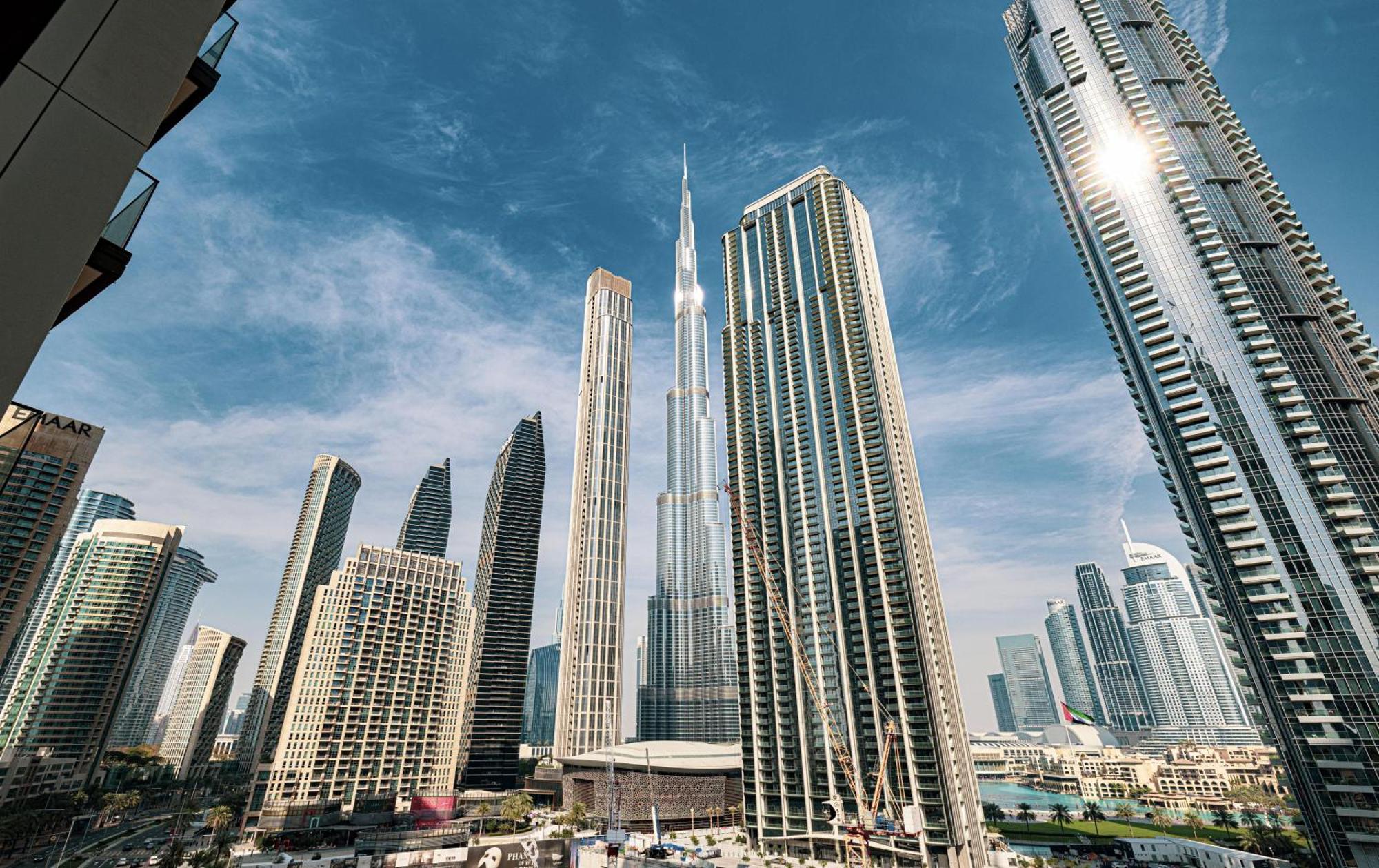 Lux Escape, Burj Crown Opera View, Near Mall *
