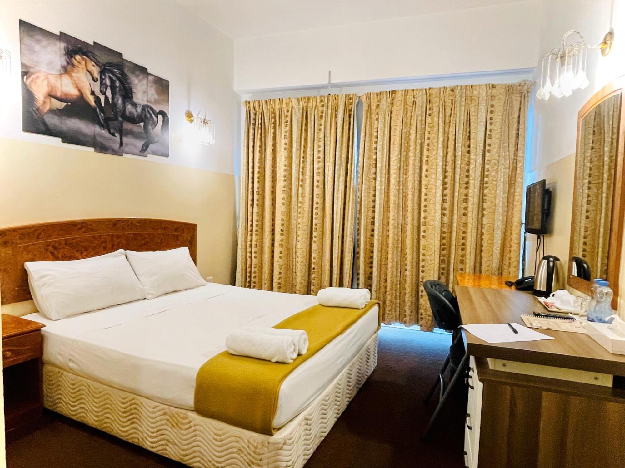 Queens Hotel