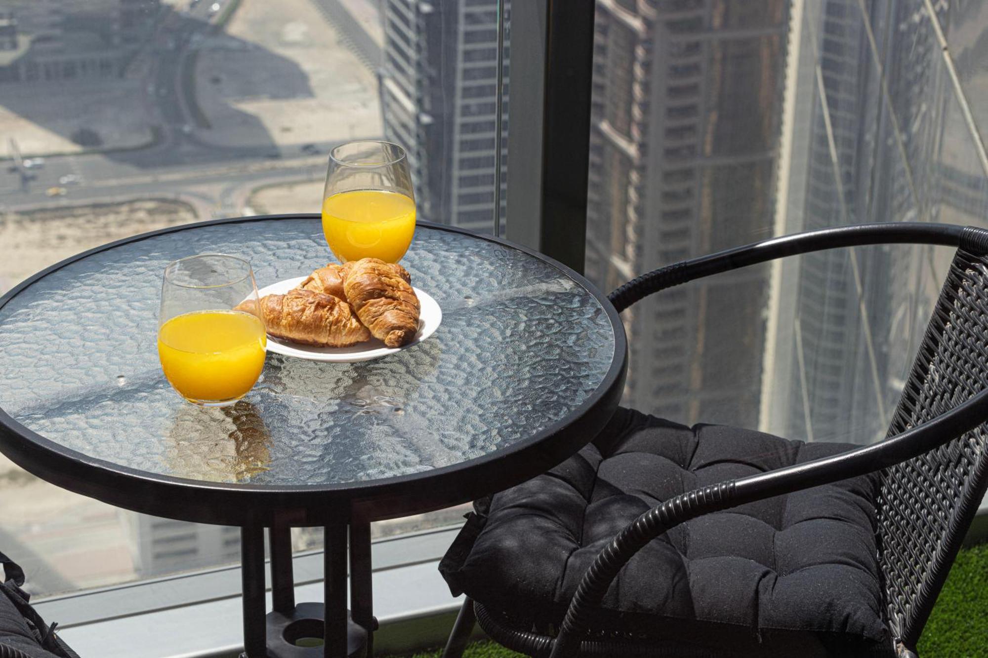 64th Floor Highest Downtown Infinity Pool Burj Khalifa View Dubái