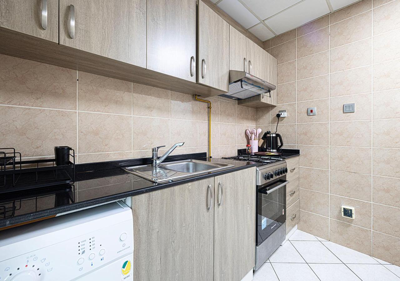 Lux 1br, Kingbed In Marina, 3mints Metro, 5mints Barasti Lägenhet *