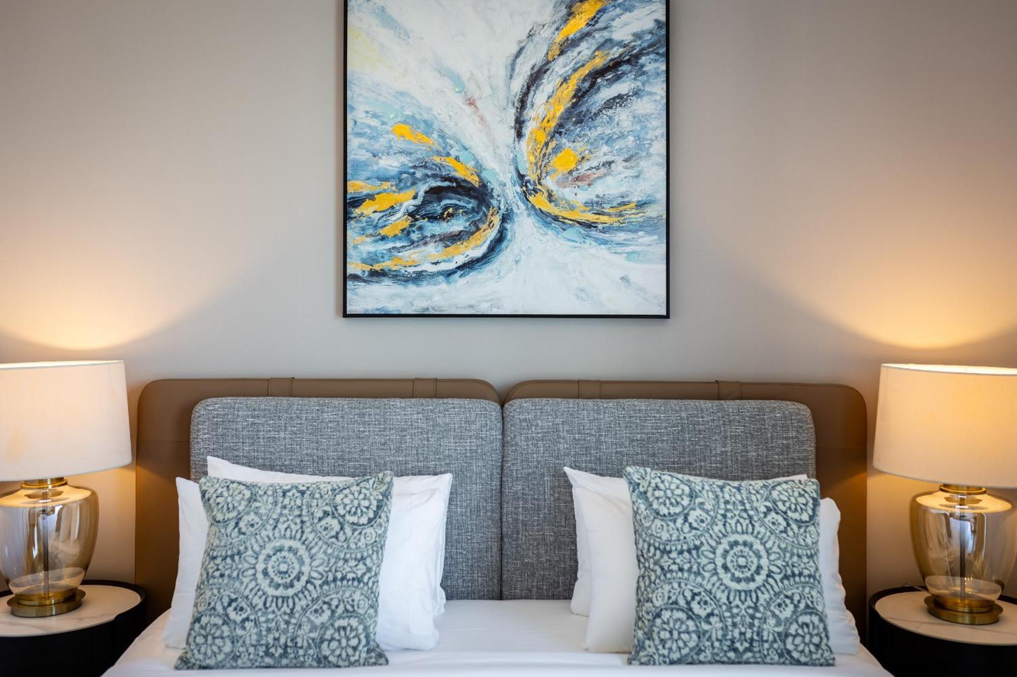Eden's Homes & - Vida Marina Residences Apartemen