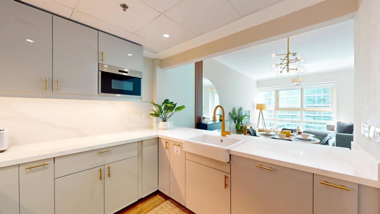 Marina Quays West - Modern One Bedroom In Marina