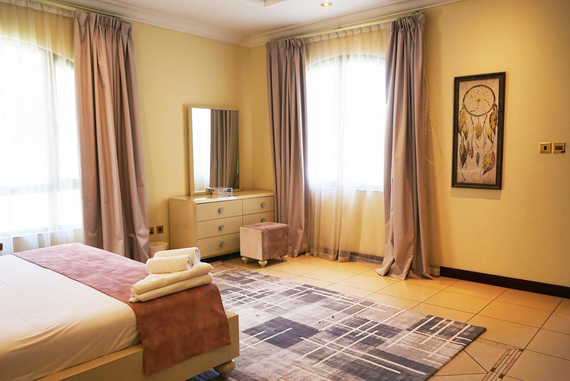 Luxe 4br On Palm Jumeirah With Beach Access *
