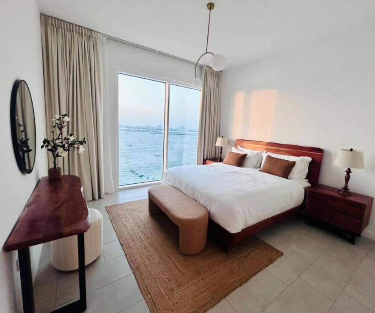 Apartamento La Vie - 2 Bedroom Beachfront Full Sea View In Jbr- From To August Only Monthly Bookings Accepted *
