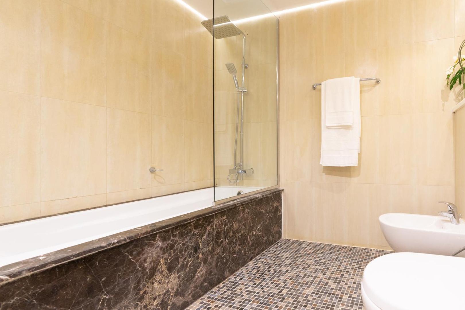 Private Access - Stunning Sea View - Perfect Location At Jbr Appartement *
