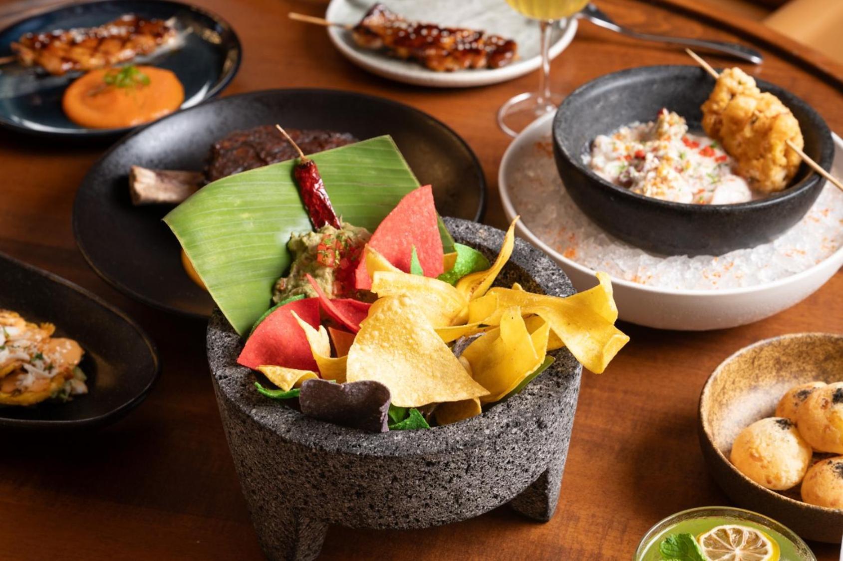 V Dubai, Curio Collection By Hilton Dubai