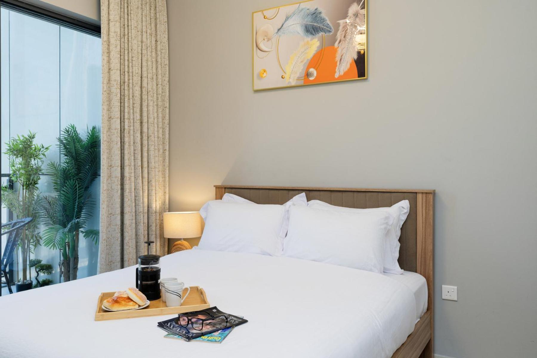 Stylish And Versatile For Business Or Leisure Appartement