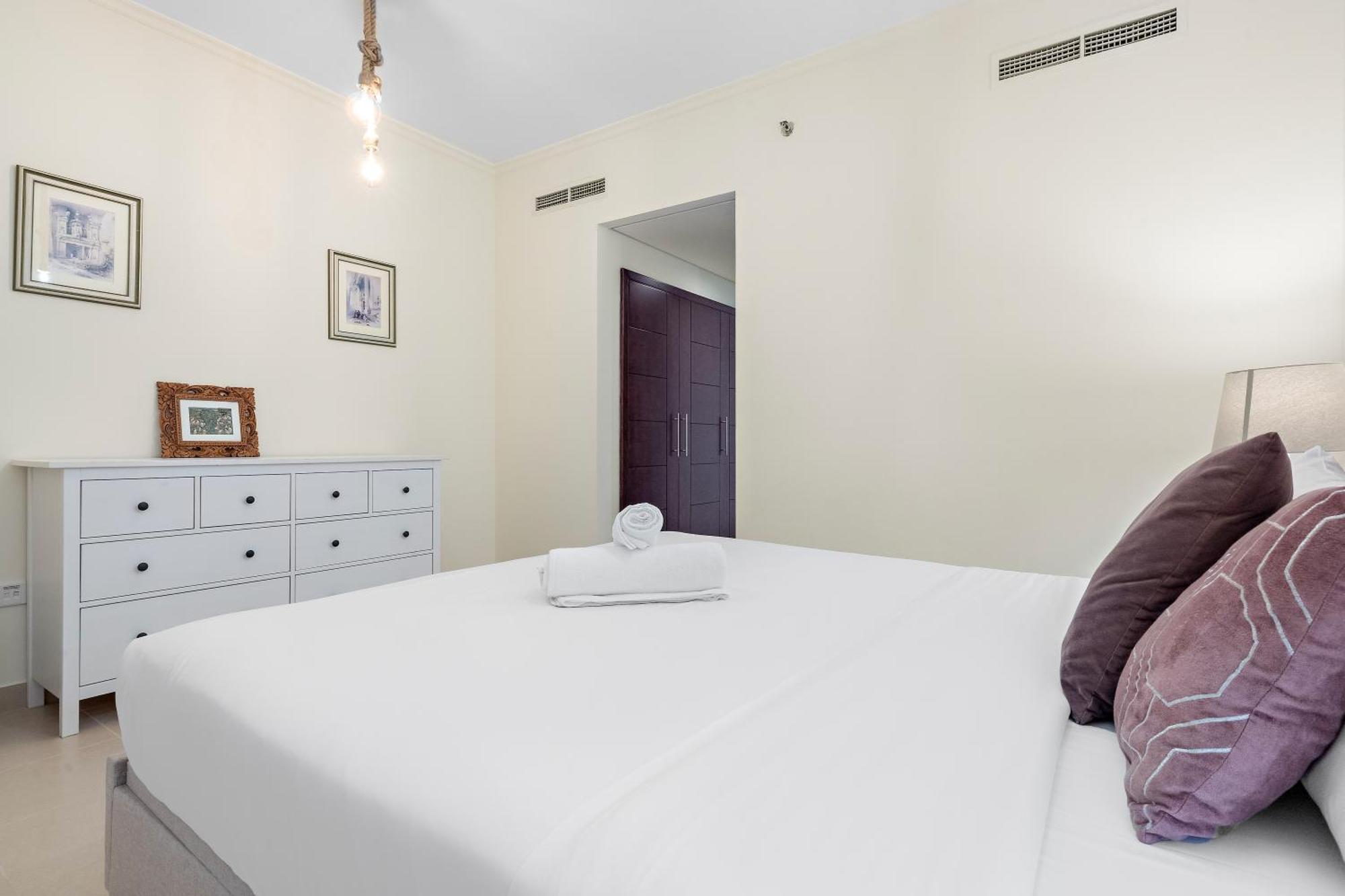 Prime 2br With Balcony & Full Burj Khalifa Views *