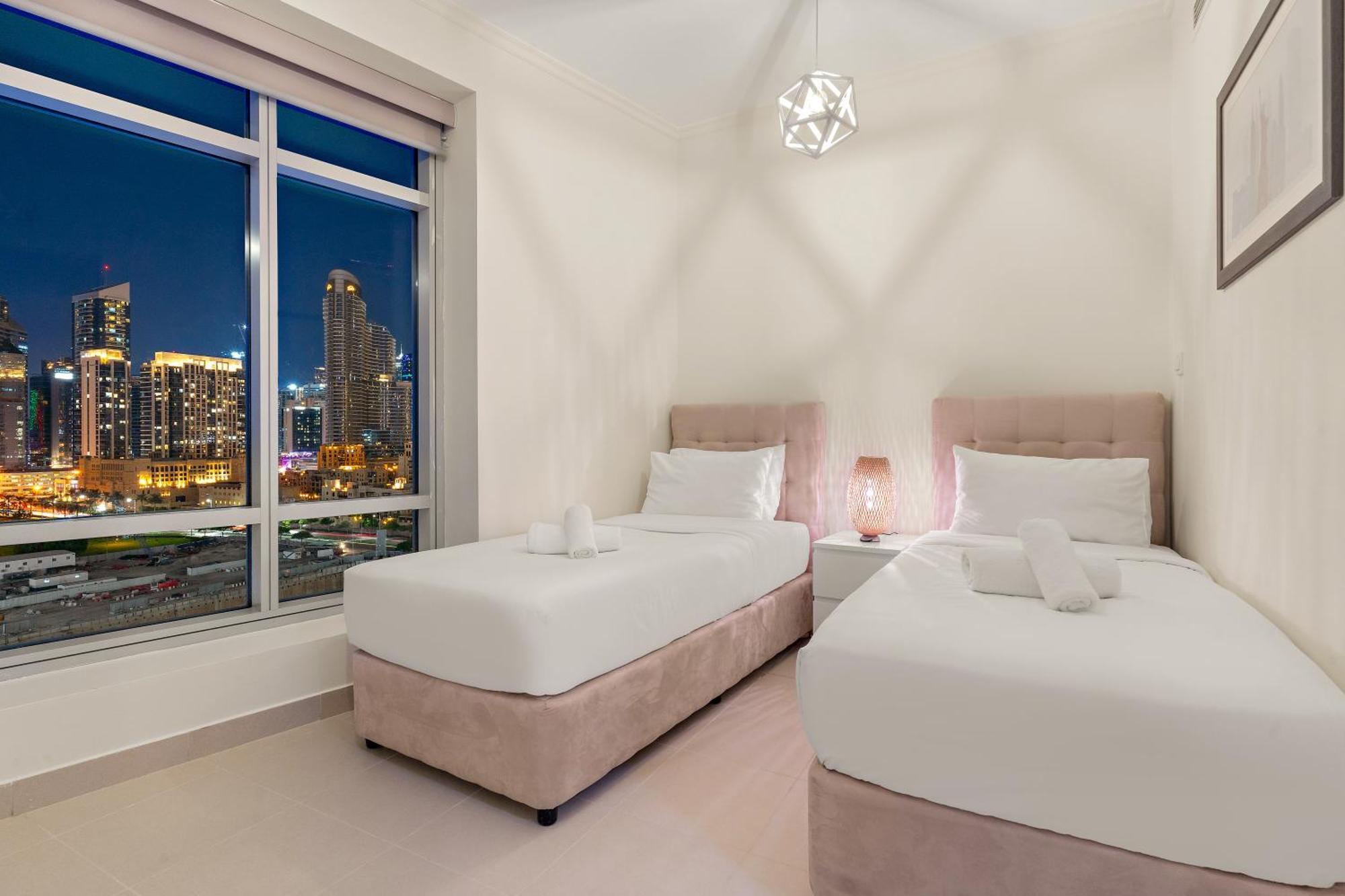 Prime 2br With Balcony & Full Burj Khalifa Views Appartement *