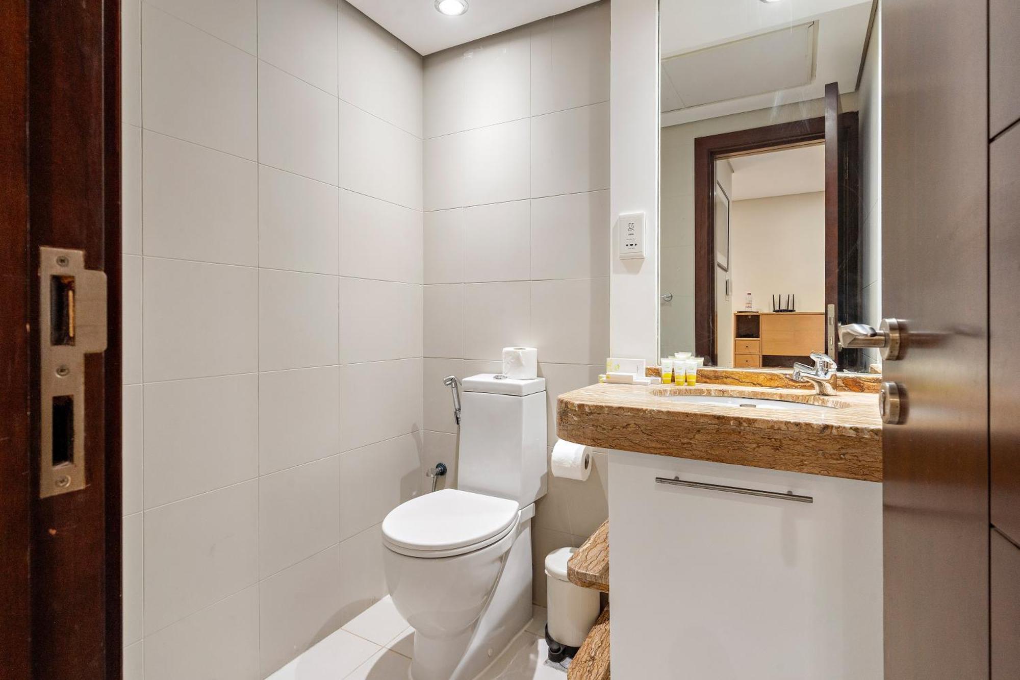 Prime 2br With Balcony & Full Burj Khalifa Views Appartement