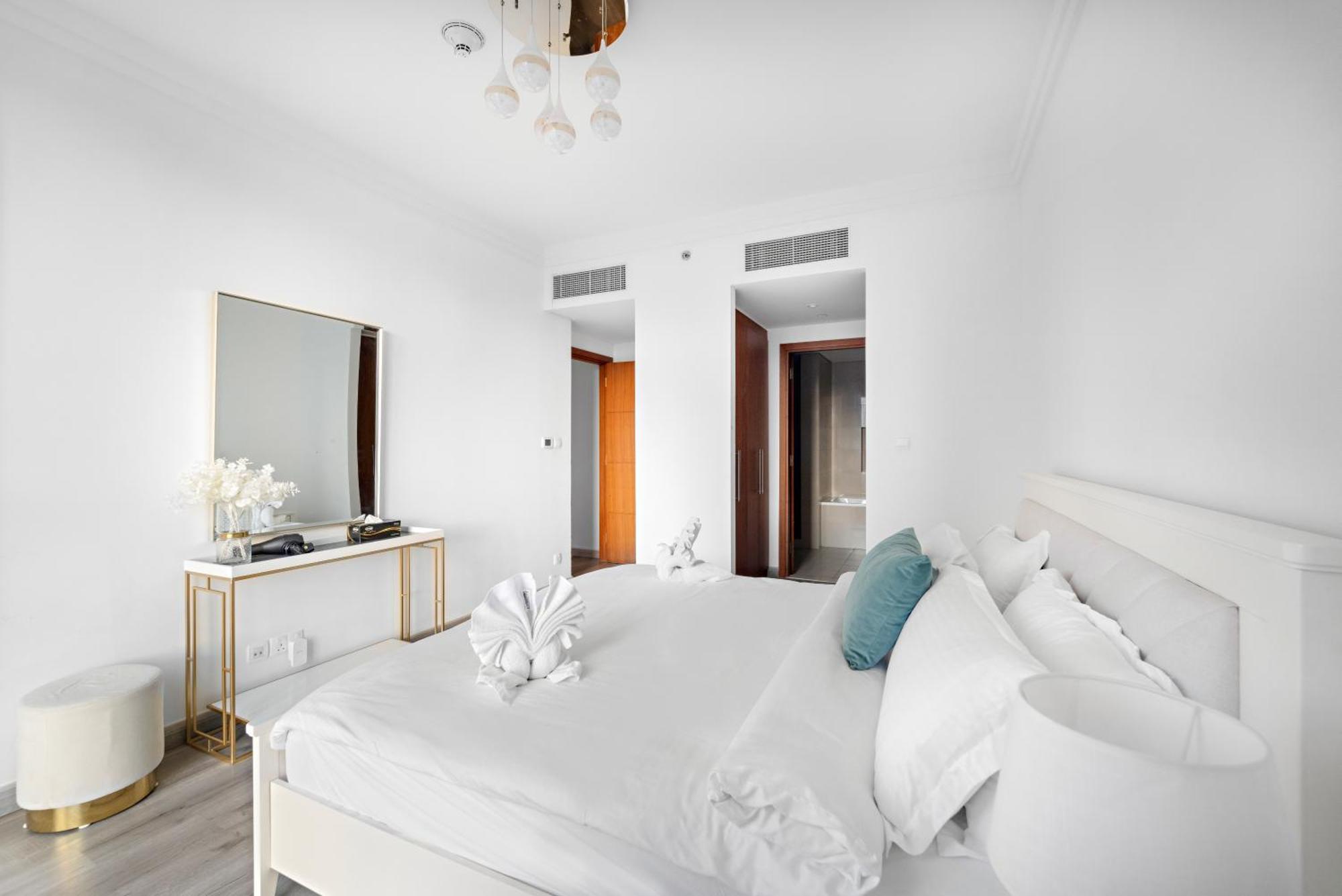 First Class 2br With Full Burj Khalifa And Fountain View * Dubai