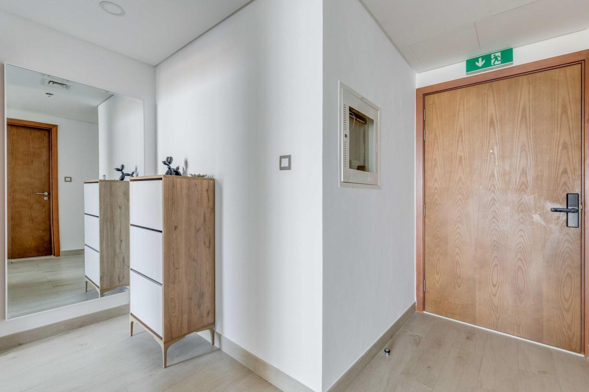 Appartement Luxury Azizi Mina Beachfront *