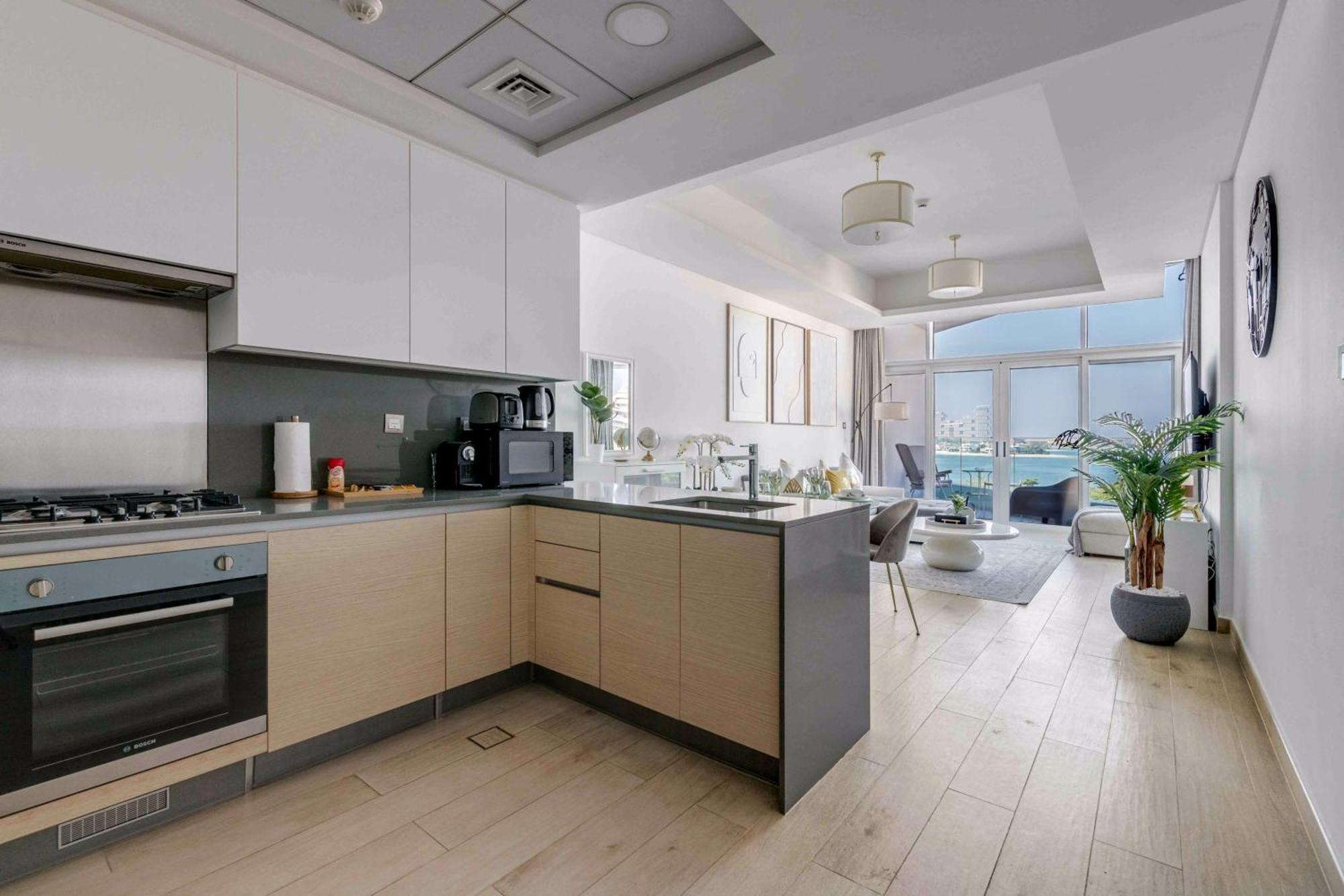 Luxury Azizi Mina Beachfront Appartement