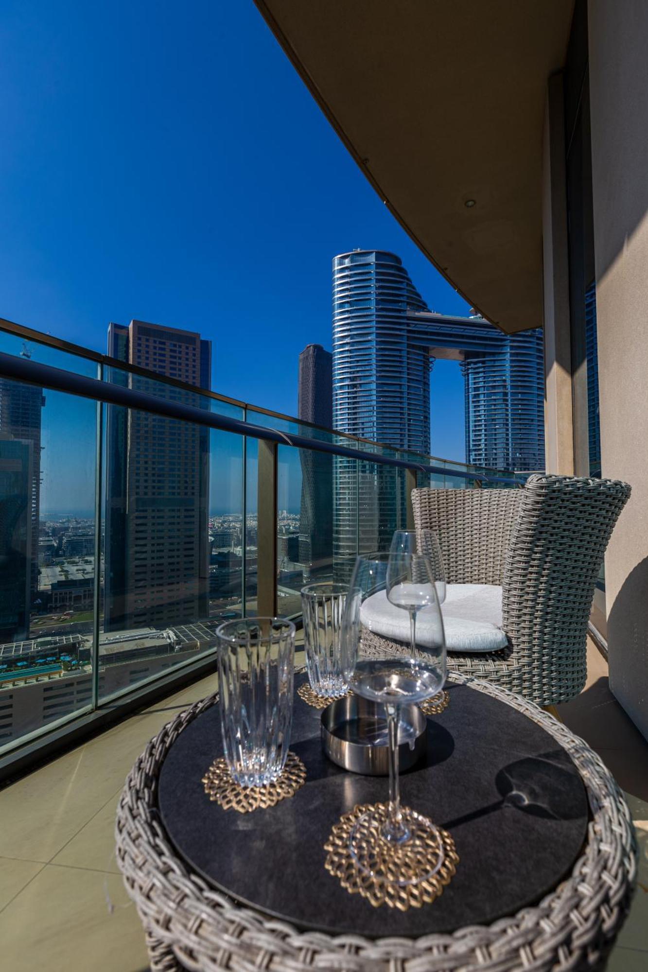 Mall Direct Access - Burj Vista Appartement *