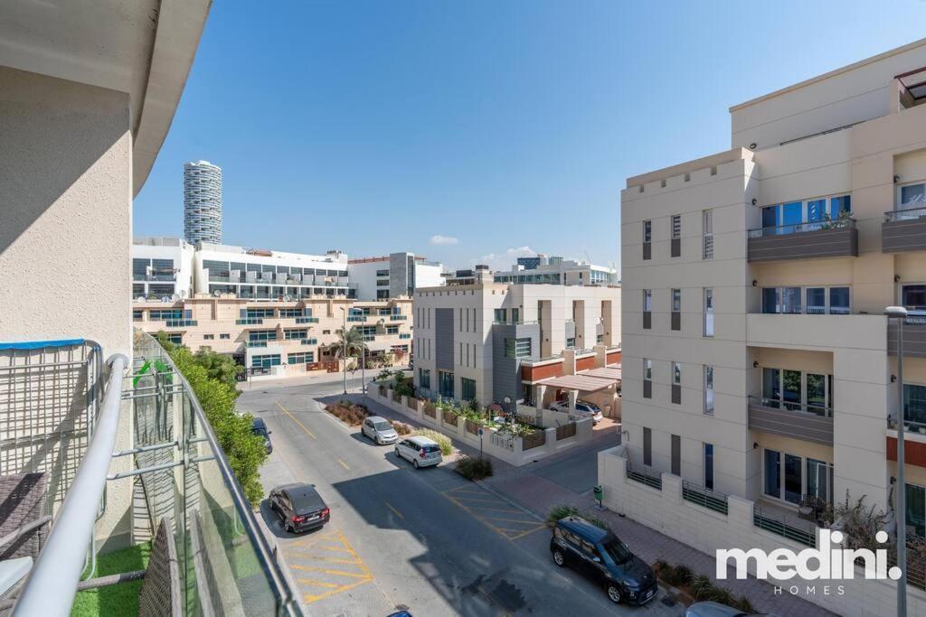 Large In Jvc - Apartamento