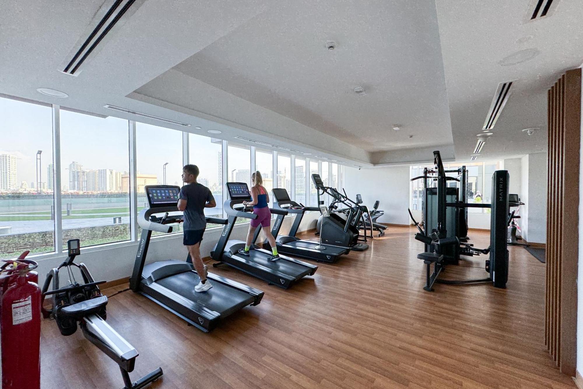Bright And Stylish In Jvc With Skyline View Dubaï