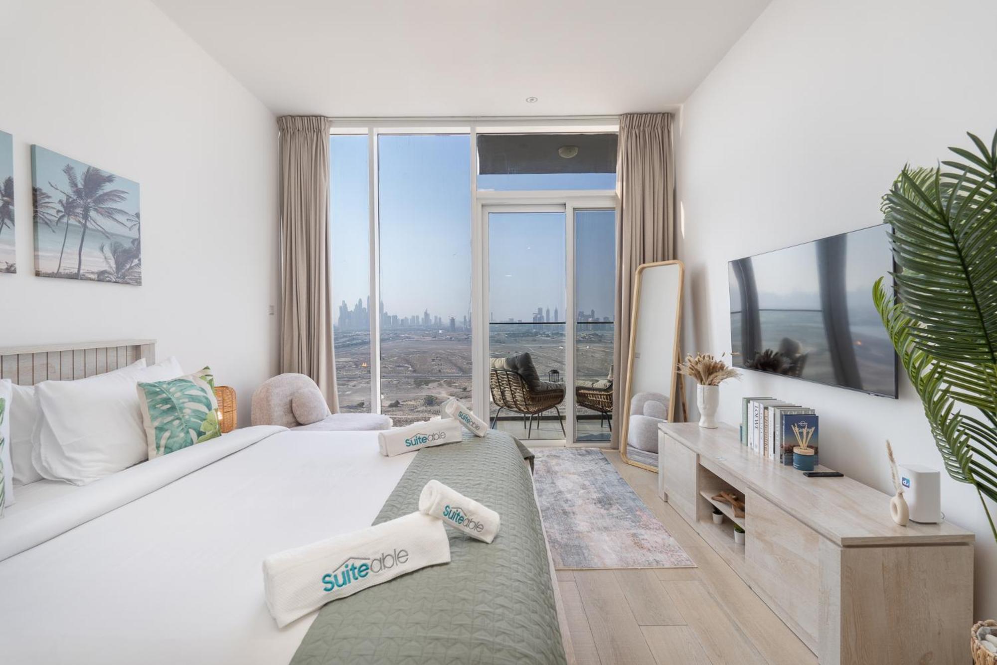 Bright And Stylish In Jvc With Skyline View Dubaï