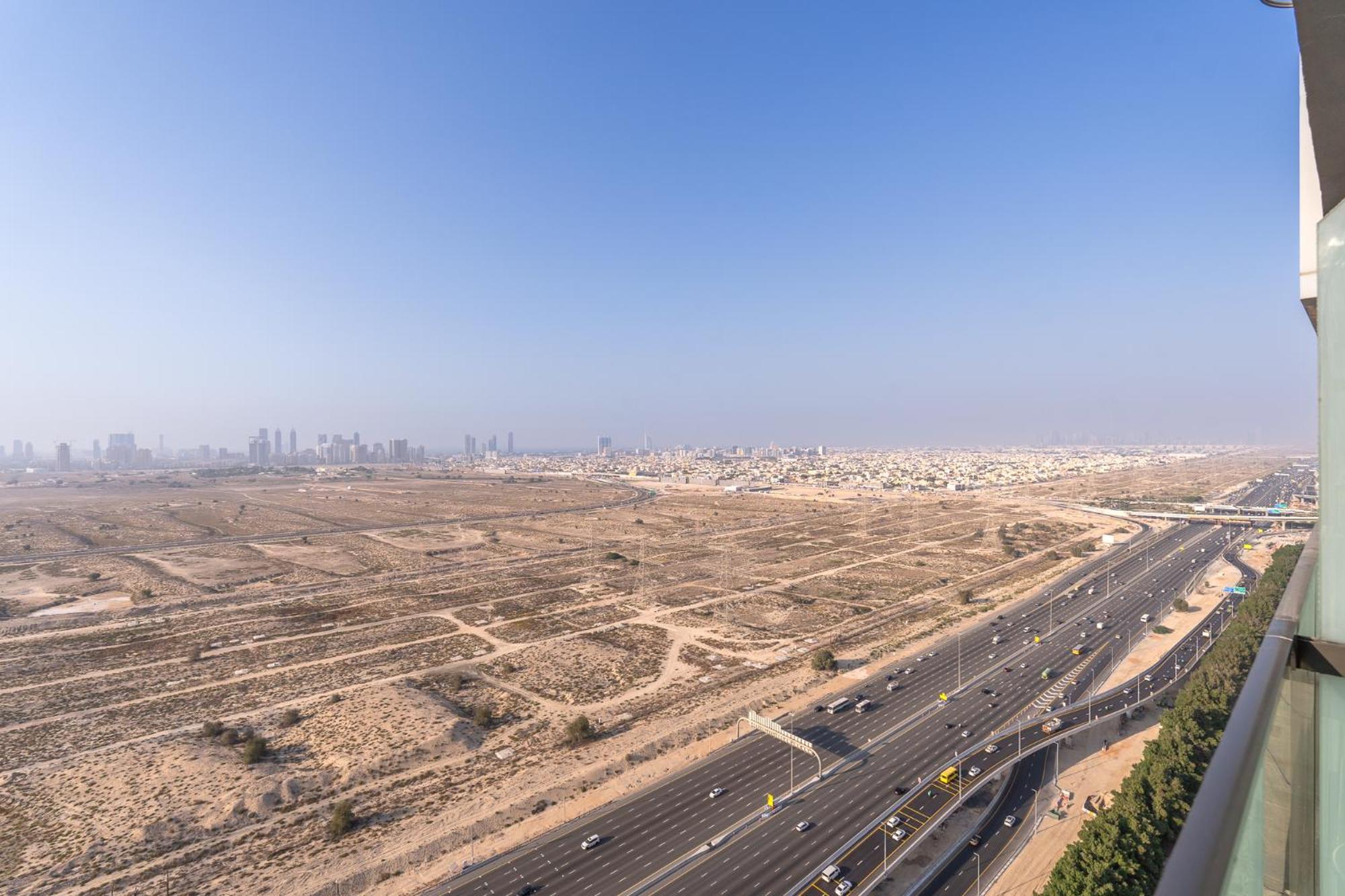 Bright And Stylish In Jvc With Skyline View Appartement Dubaï