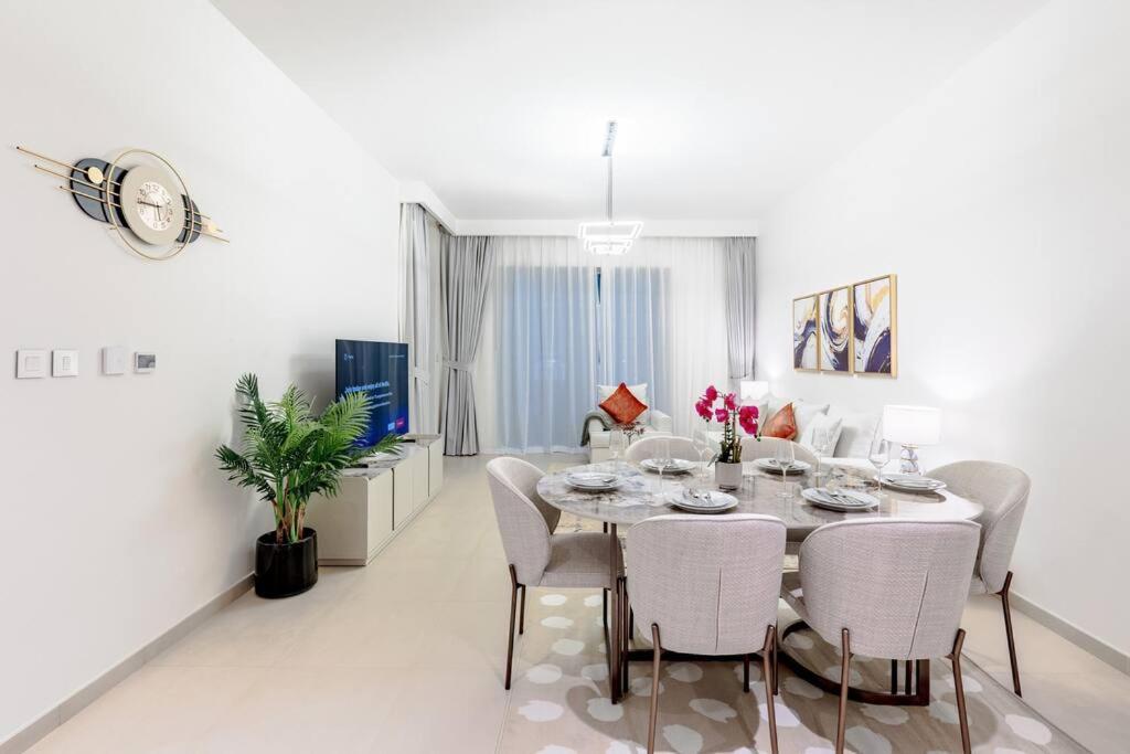Luxurious 2br With Burj Khalifa View Appartement *